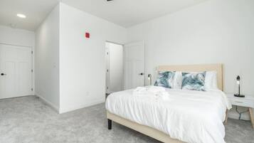 2 dormitoris, escriptori, planxa i posts de planxar i wifi gratuïta