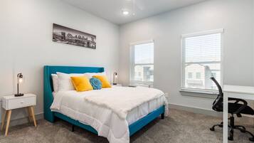 2 habitaciones, escritorio, tabla de planchar con plancha y wifi gratis