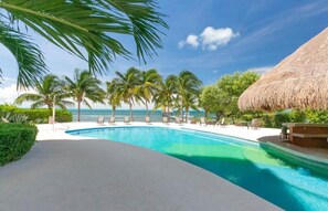 Pool - Stunning views of Cancun, private beach, w/resort style pool and hot tub  (Isla Mujeres)
