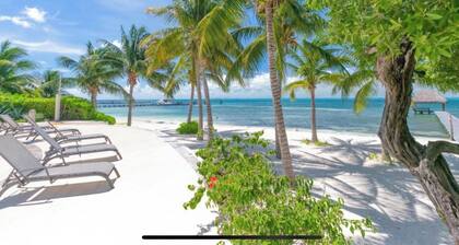Stunning views of Cancun, private beach, w/resort style pool and hot tub