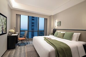 Executive Room, 1 Bedroom | Down duvets, in-room safe, desk, blackout curtains - Somerset Chayuan Chongqing (Chongqing)