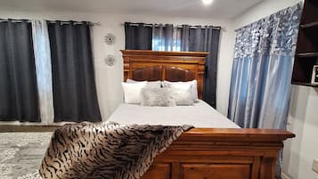 3 bedrooms, desk, iron/ironing board, free WiFi