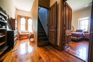 8 Schlafzimmer, Reisekinderbett, WLAN