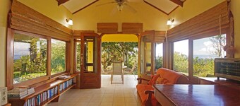 Quiet Jungle House - Just Minutes from Beaches!