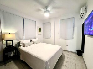 4 bedrooms, iron/ironing board, WiFi, bed sheets