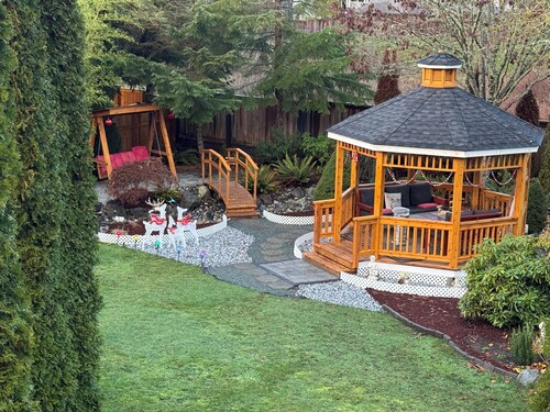 Charming Mill Bay 2 Br Suite