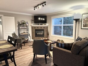 Smart TV, fireplace