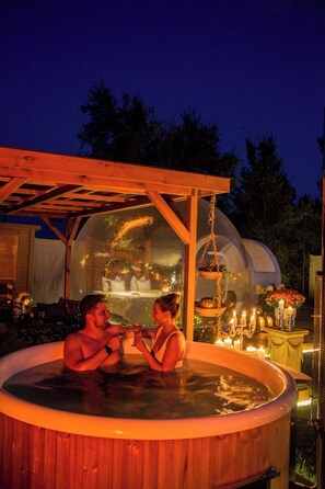 Couples’ dining