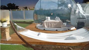 Panoramic-Zelt | Kostenlose Babybetten, kostenloses WLAN, Bettwäsche