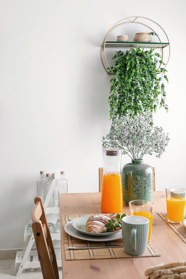 Dining - Vila Florida - 5 minutes walk to the beach (Alcobaça)