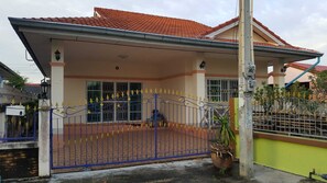 Exterior - House Sukhothai (Chon Buri)