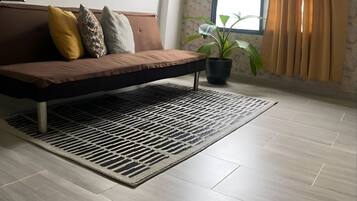 Down comforters, individually furnished, desk, laptop workspace