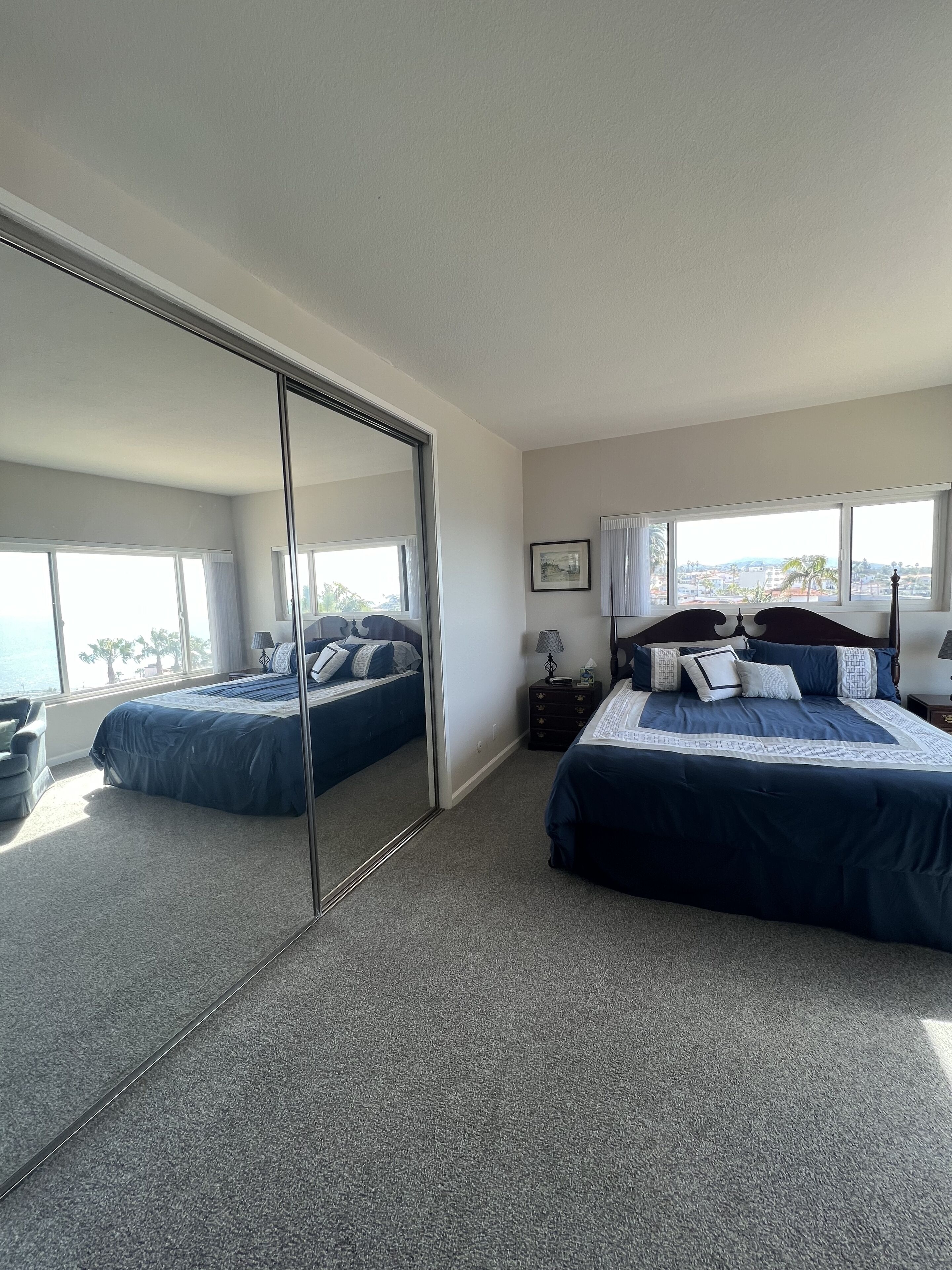 2 bedrooms, desk, WiFi, bed sheets