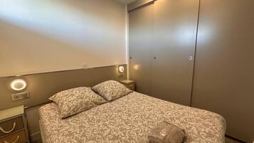 1 makuuhuone, silitysrauta/-lauta, Wi-Fi