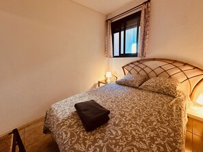 1 bedroom, iron/ironing board, WiFi