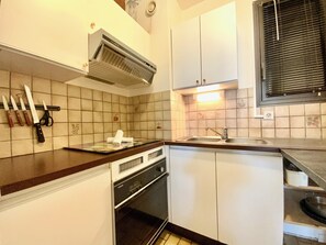 Fridge, microwave, oven, coffee/tea maker