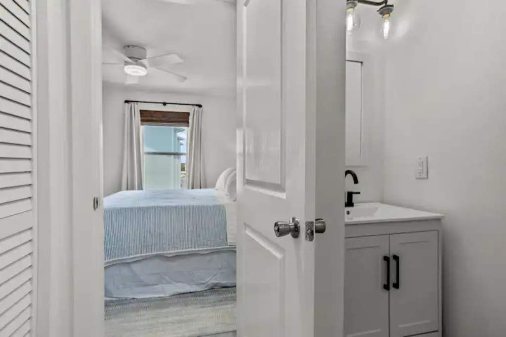 1 chambre, lit parapluie, Wi-Fi gratuit, draps fournis