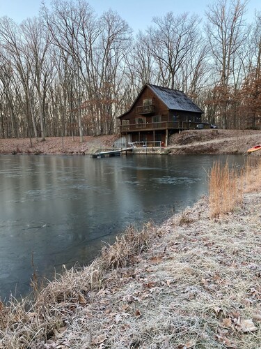 Walk Me Out in the “Morning Dew”. Secluded A-Frame Cabin on Pond with  3 decks