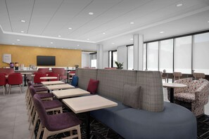 Lobby - Home2 Suites By Hilton Chattanooga East Ridge (Chattanooga)