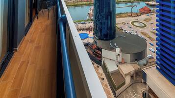 Deluxe Suite, 1 Bedroom, Non Smoking, Sea View | Balcony