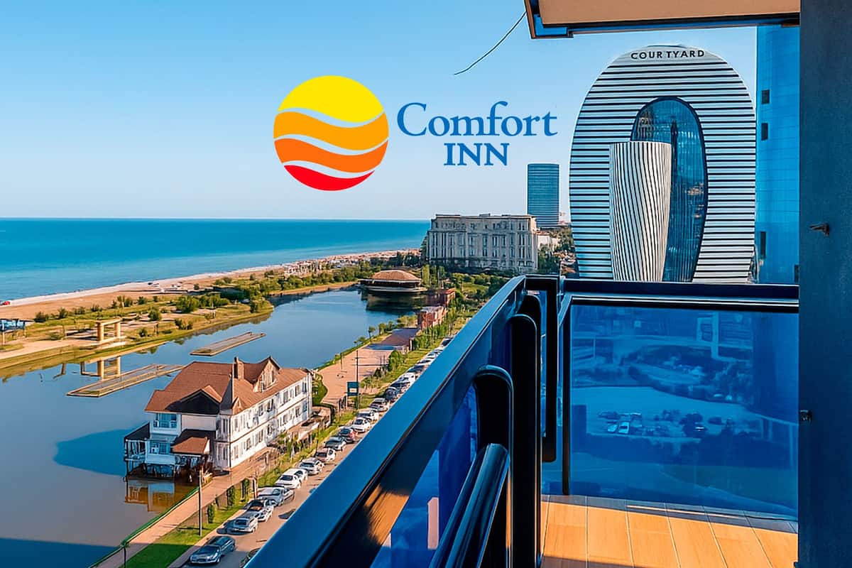 Panoramic Suite | Egyptian cotton sheets, premium bedding, Tempur-Pedic beds, desk