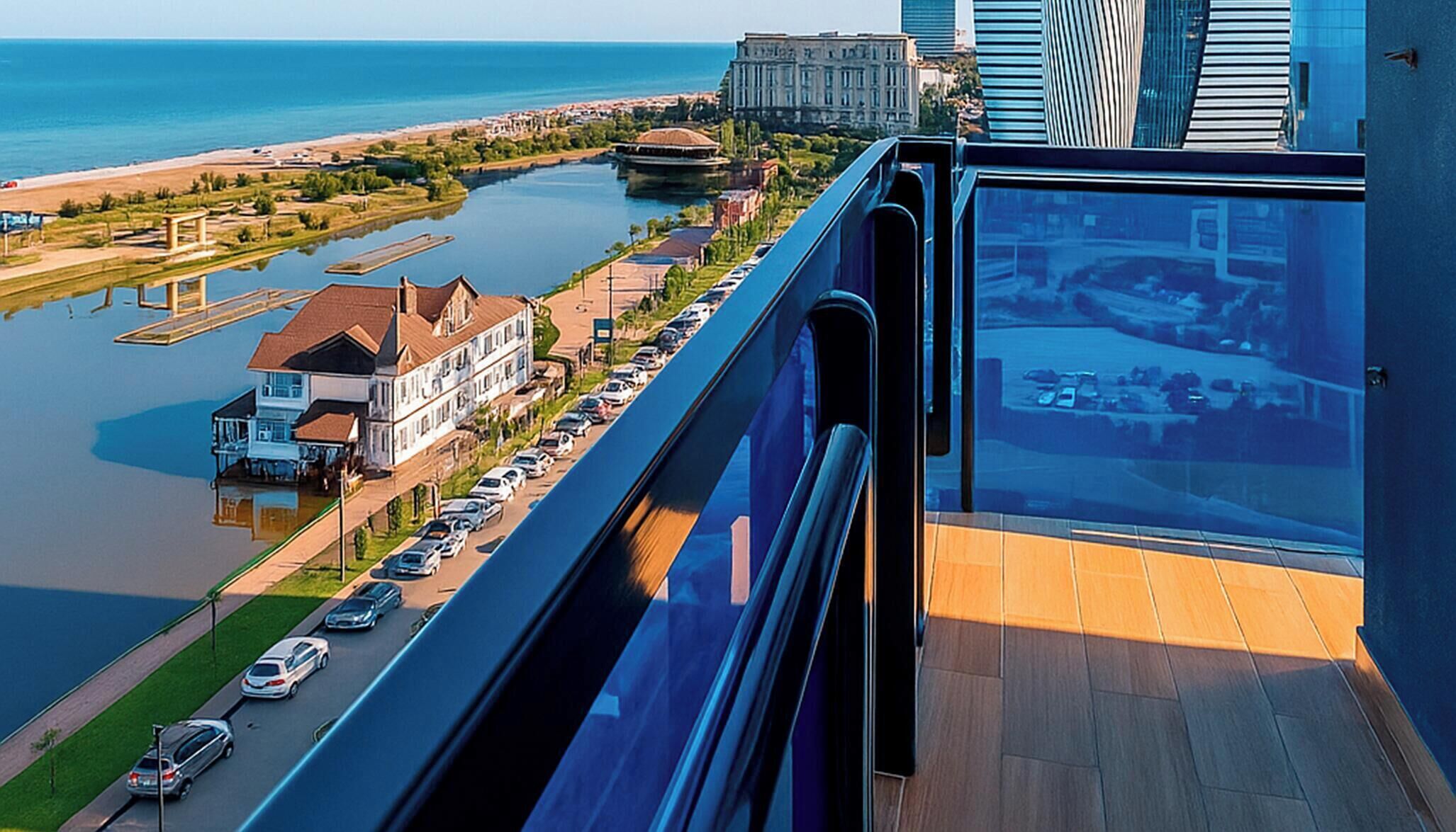 Panoramic Suite | Egyptian cotton sheets, premium bedding, Tempur-Pedic beds, desk