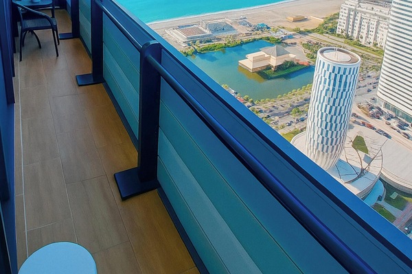 Deluxe Suite, 1 Bedroom, Non Smoking, Sea View | Balcony