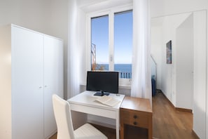 4 bedrooms, desk, iron/ironing board, free WiFi - YourHome - Tramonto sul Golfo Apartment (Sorrento)