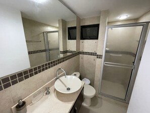 Shower, rainfall showerhead, hair dryer, heated floors