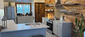 Beautiful rustic/newly renovated Home near Gettysburg, PA