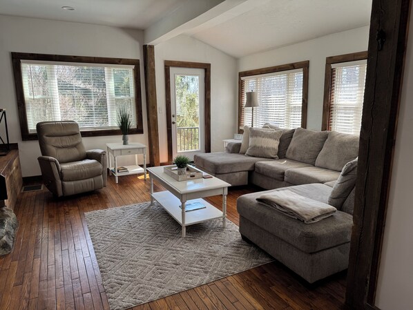 Smart TV, fireplace, DVD player, table football