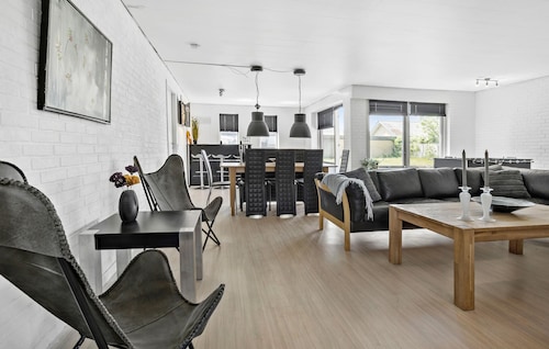 Lovely home in Vestervig with kitchen