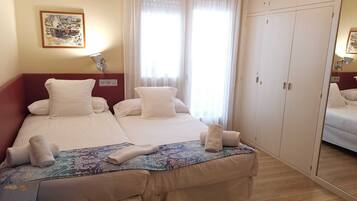 4 chambres, fer et planche Ă repasser, Wi-Fi, draps fournis