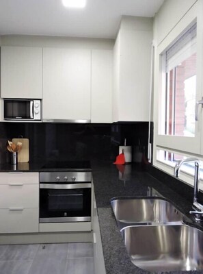 Private kitchen - Apartamento Confortable de 4 Dormitorios y 2 Baños en Cardona (Cardona)