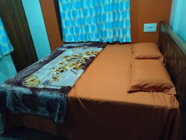 4 bedrooms, WiFi, bed sheets