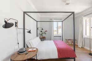 4 bedrooms, iron/ironing board, WiFi, bed sheets - iFlat | Bright and Modern Flat near the Pantheon (Roma)