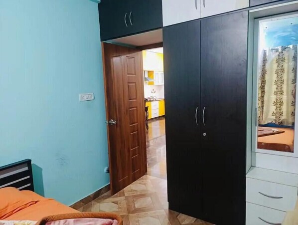 3 bedrooms, WiFi, bed sheets