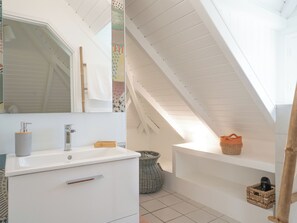 淋浴设施、吹风机、毛巾