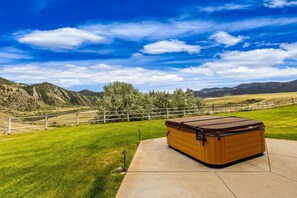 Bain à remous extérieur