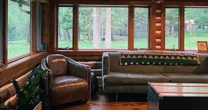 Cozy Chic Creekside Log Cabin