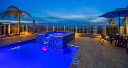 Four Shores #1 Beach Condo Direct Gulf w/ Pool & Spa