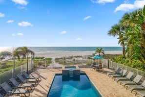 Pool - Four Shores Sunset Condo Direct Gulf w/ Pool & Spa (Indian Shores)
