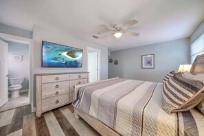 3 bedrooms, iron/ironing board, WiFi, bed sheets - Four Shores #2 Sunset Condo Direct Gulf w Pool & Spa (Indian Shores)