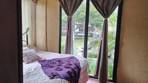 Romantic Room | Free WiFi, bed sheets - Hotel Boutique Bacaanda (Tepoztlán)