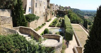 Terrasses du ChĂąteau | Vue au cĆur du village