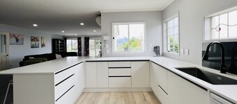 Lakeview Mountain-view 3BR Home close to Rotorua Centre