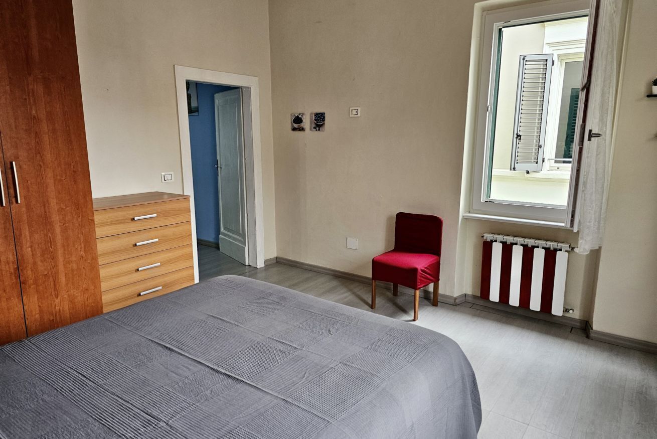 2 bedrooms, bed sheets