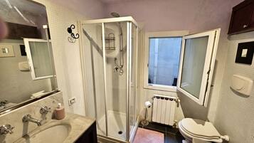 Dutxa, bidet i tovalloles