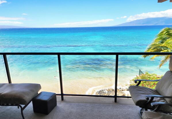 Sun loungers, beach towels - 
2BR/2BA OCEANFRONT - Nohonani 400 -  Maui Paradise with AC, Views, Beach & Pool (Lahaina)
