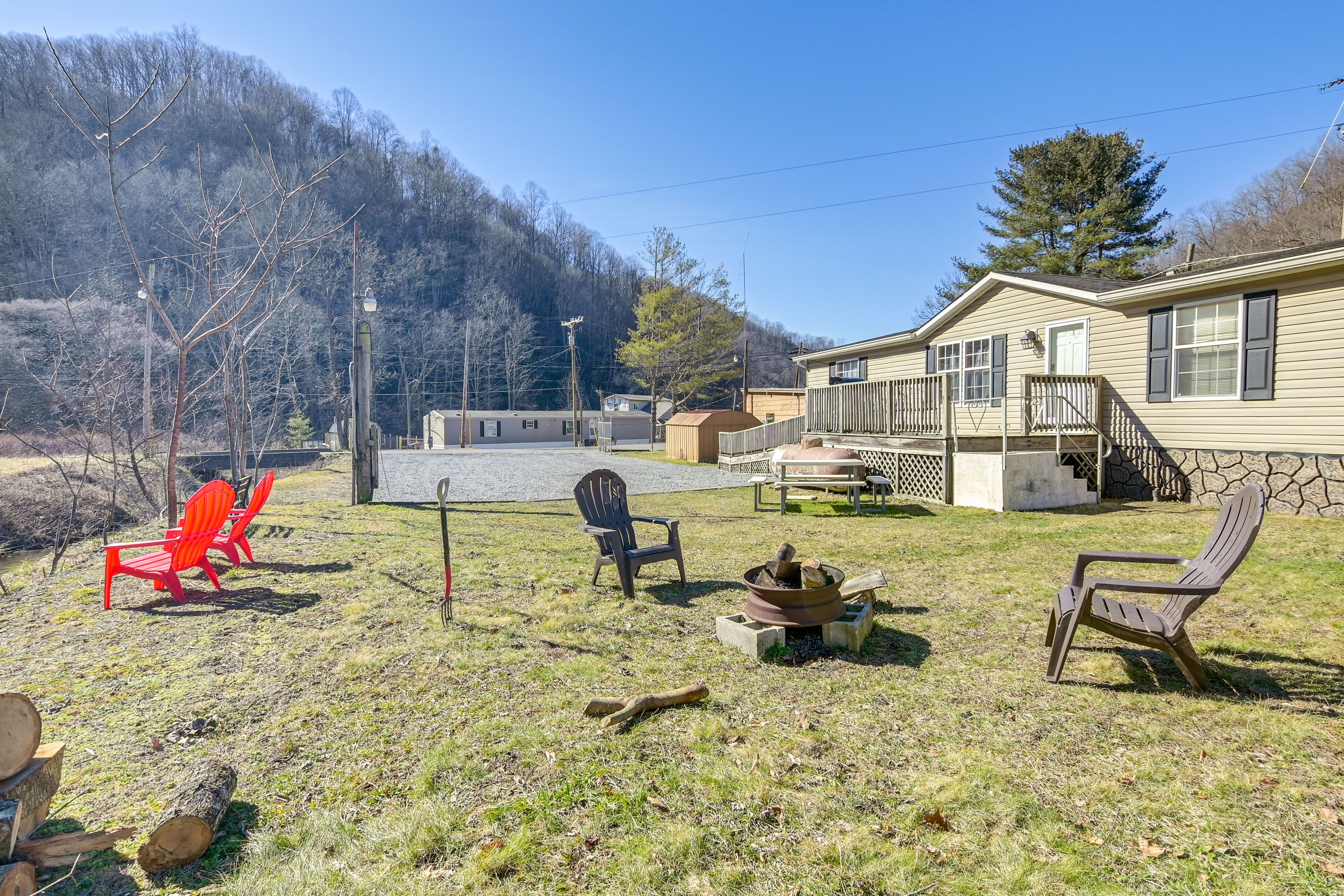 West Virginia Home Near Hatfield and McCoy Trails!